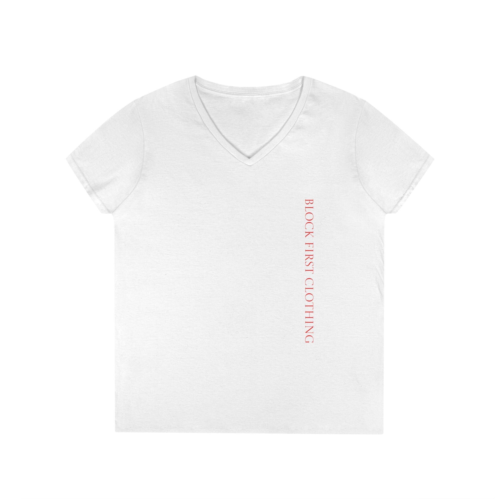 Oma's Shirt - Always Watching | V-Neck T-Shirt